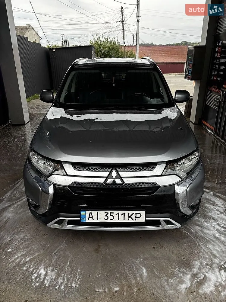 Mitsubishi Outlander, 2016