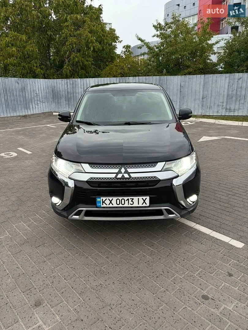 Mitsubishi Outlander, 2015