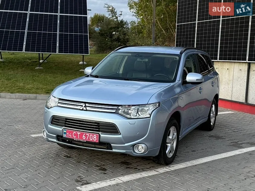 Mitsubishi Outlander, 2014