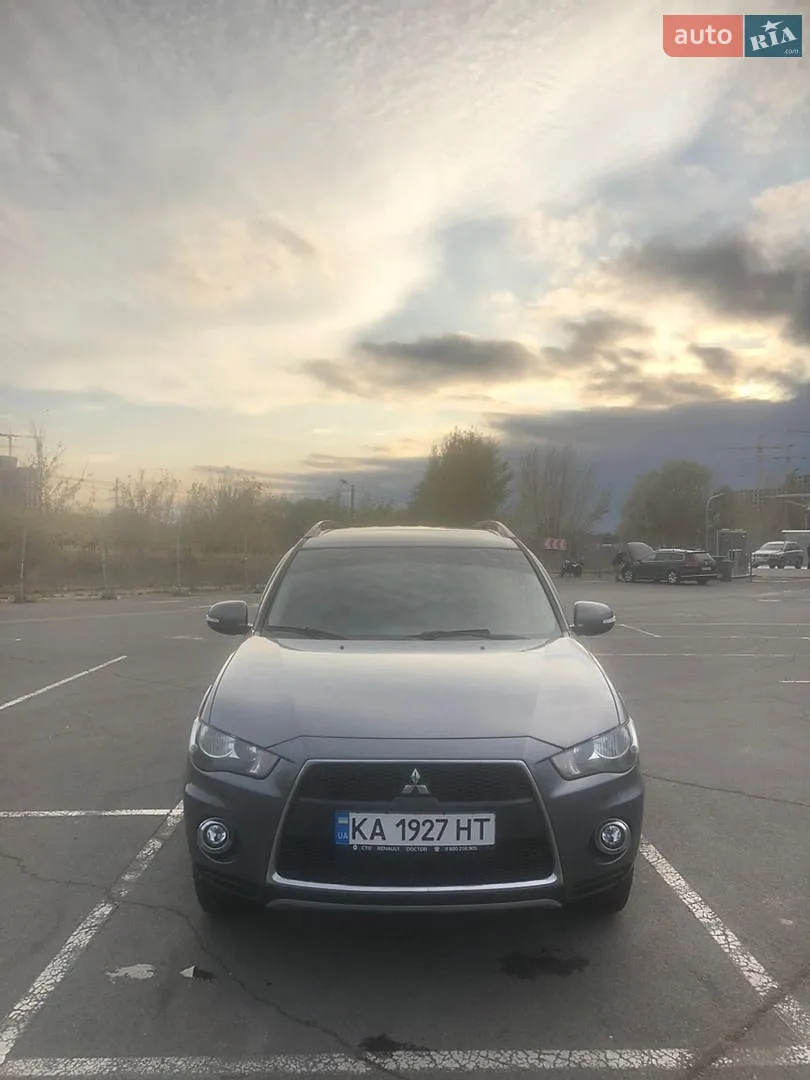 Mitsubishi Outlander, 2011