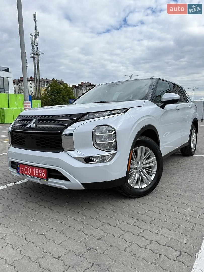 Mitsubishi Outlander, 2023
