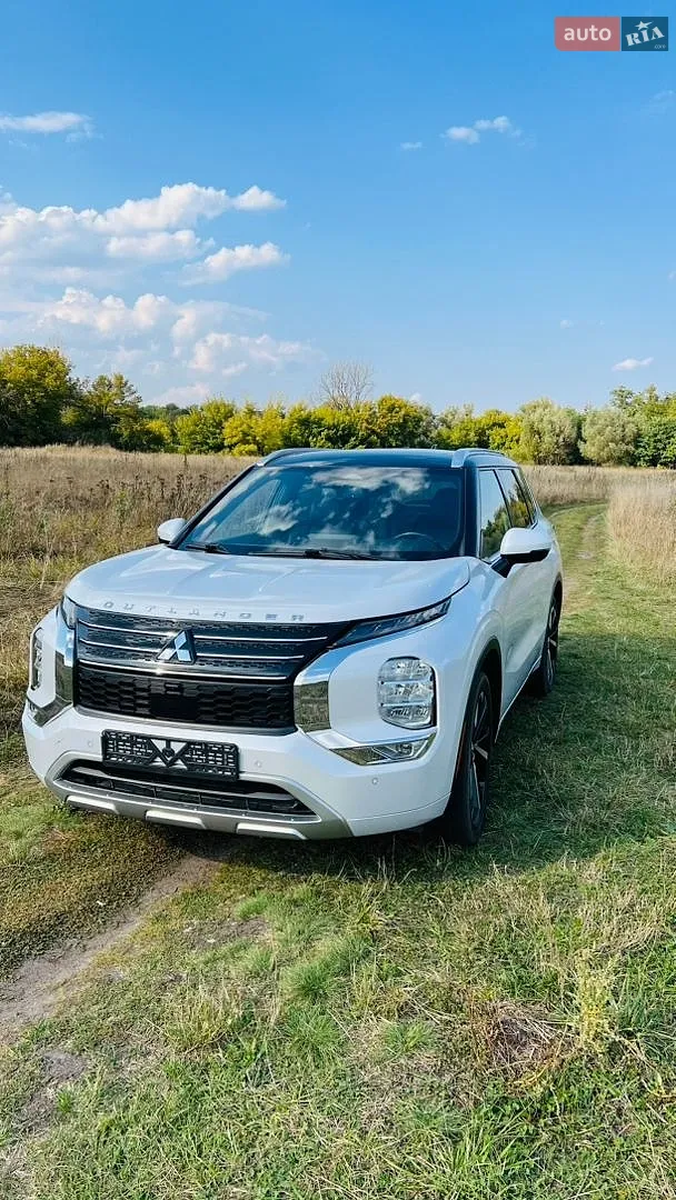 Mitsubishi Outlander, 2022