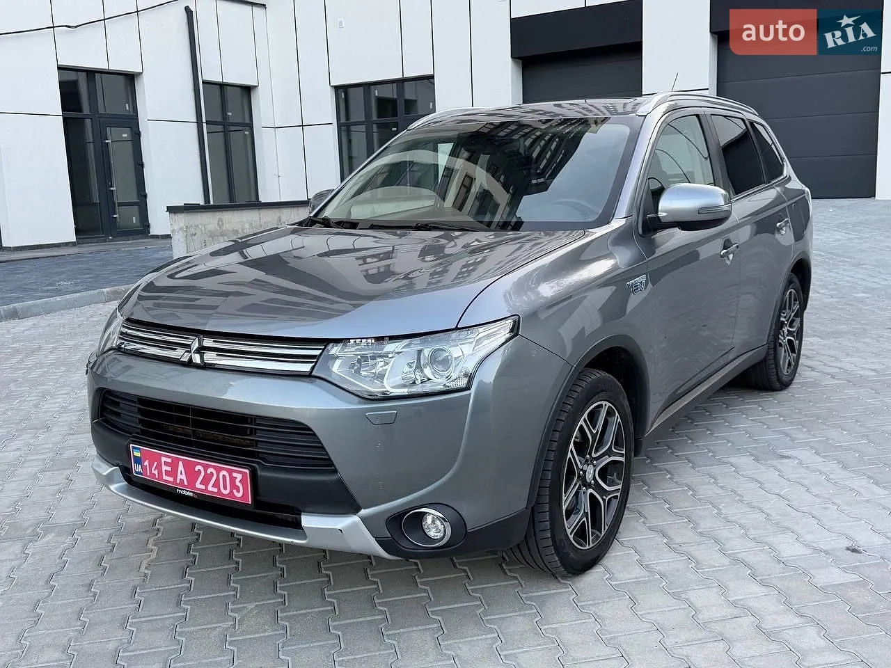 Mitsubishi Outlander, 2015
