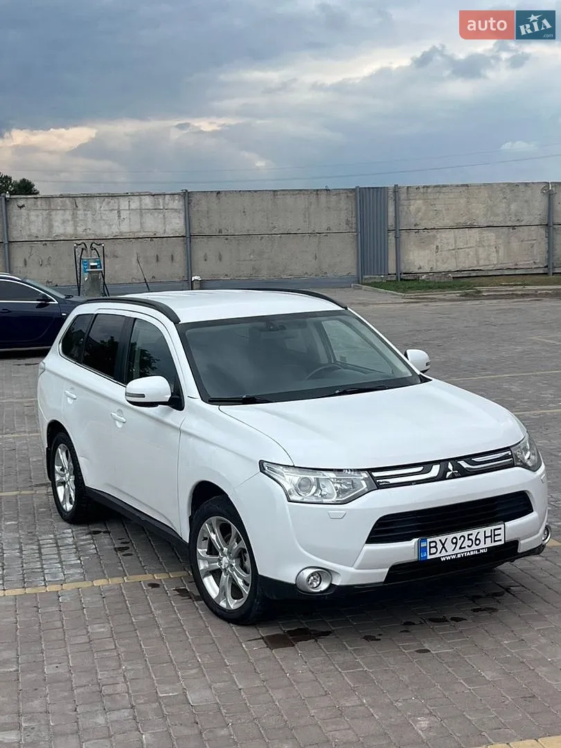 Mitsubishi Outlander, 2012