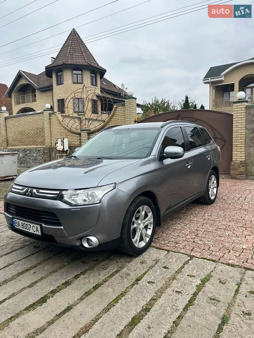 Mitsubishi Outlander, 2012