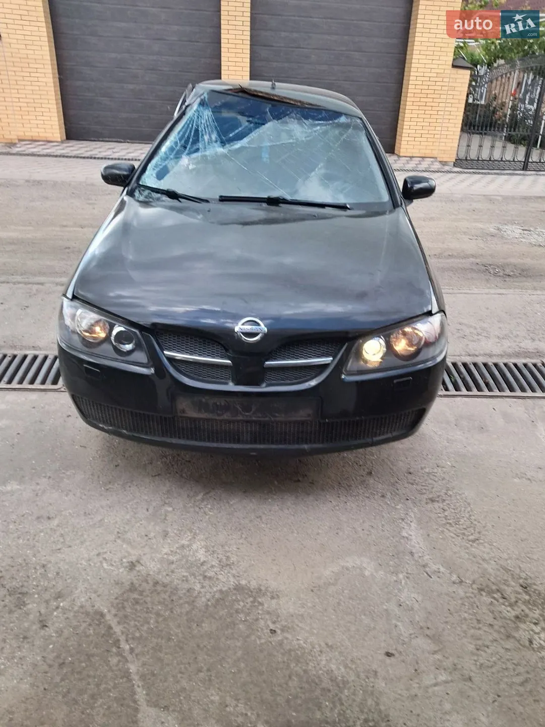 Nissan Almera, 2004
