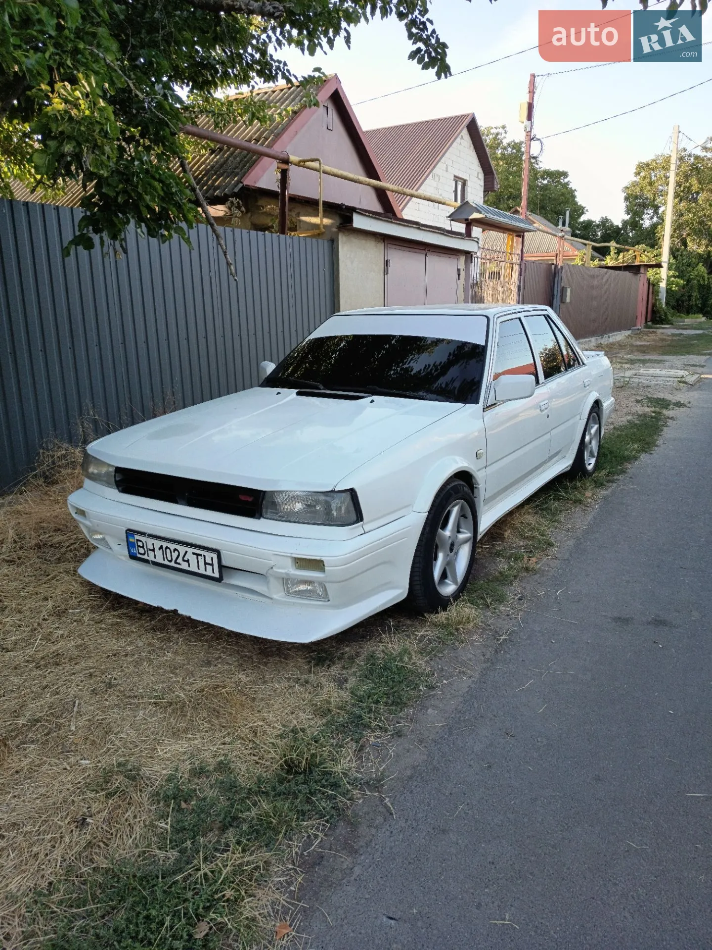 Nissan Bluebird, 1989