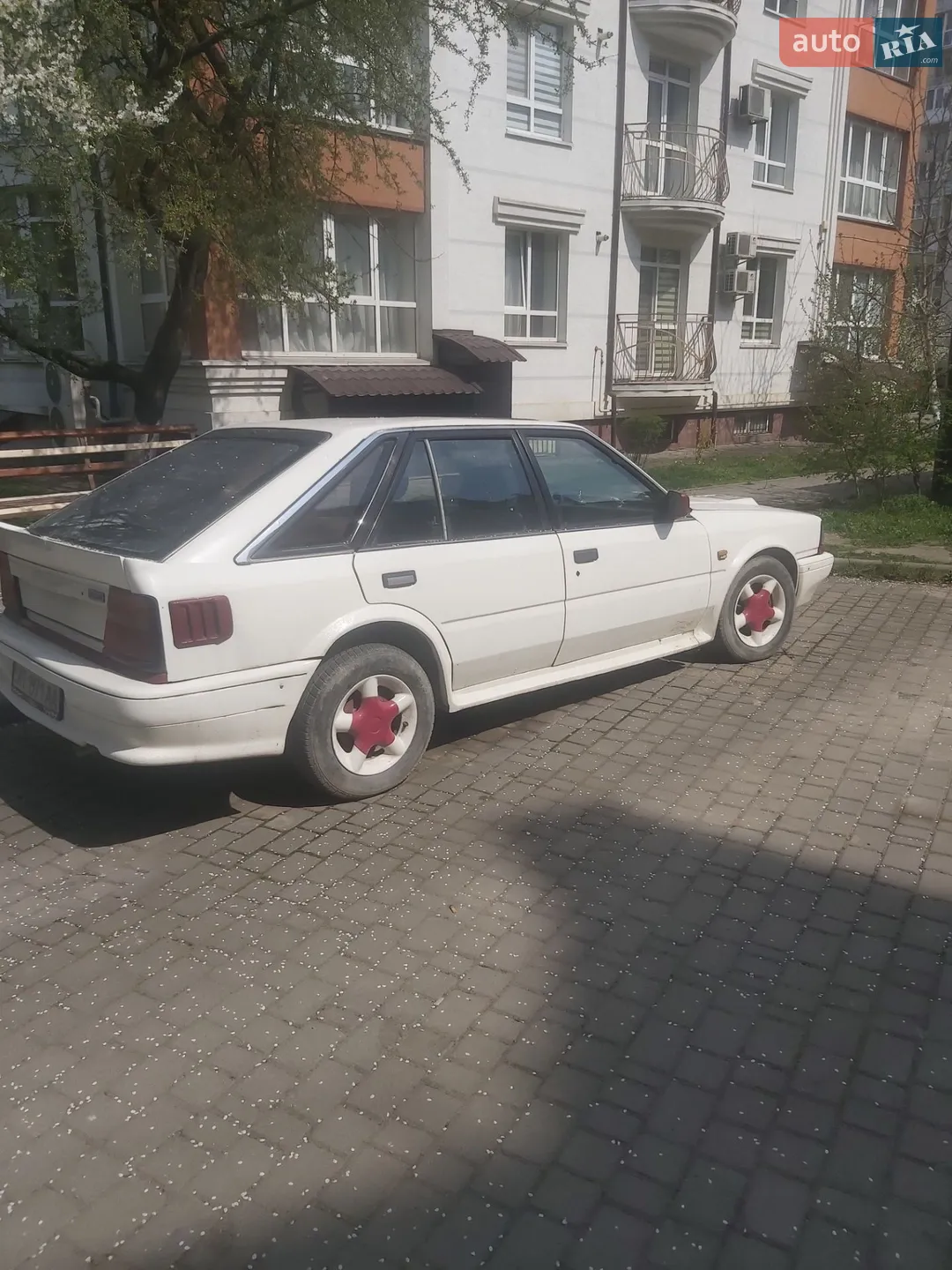 Nissan Bluebird, 1987
