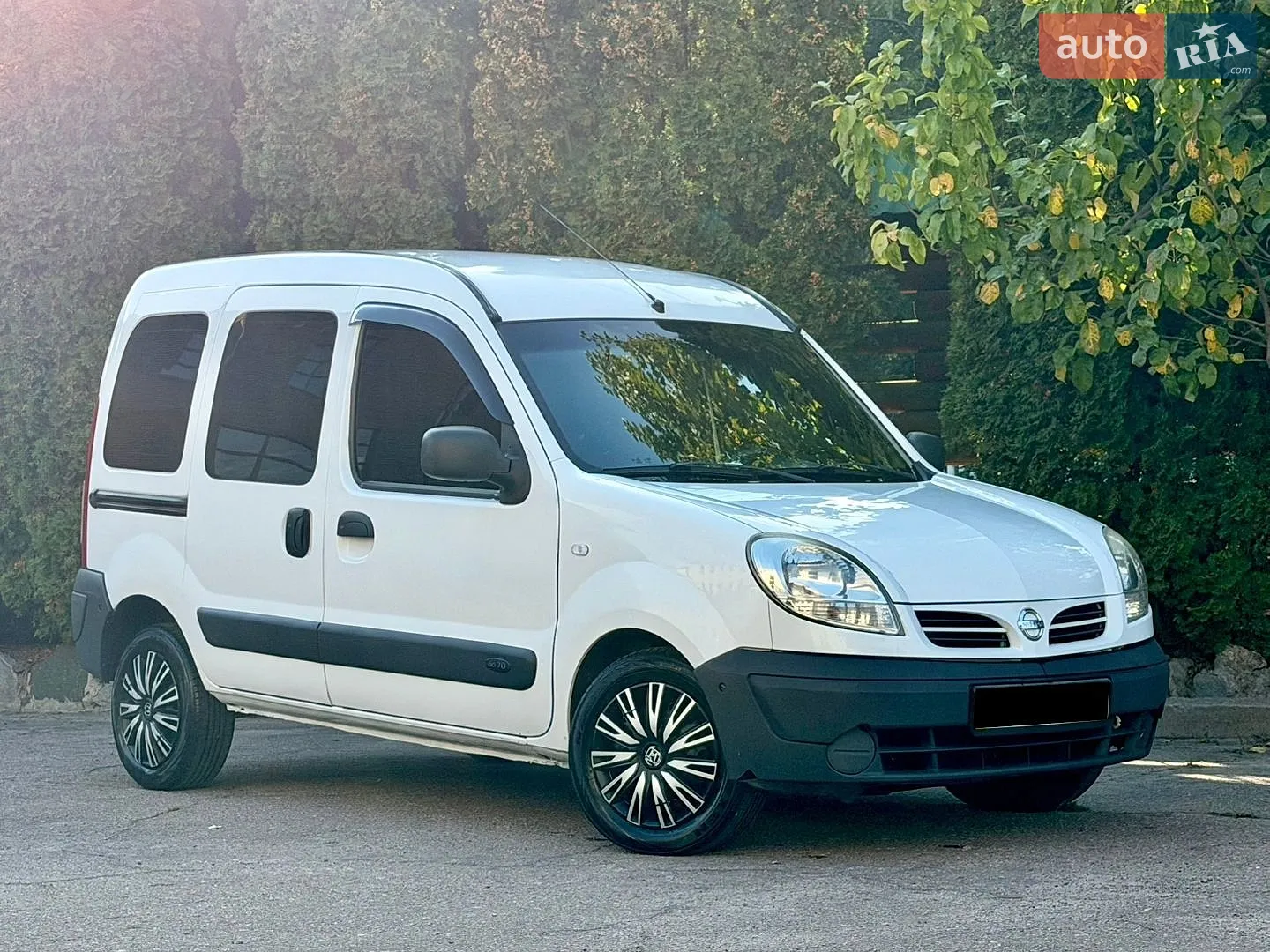 Nissan Kubistar, 2004