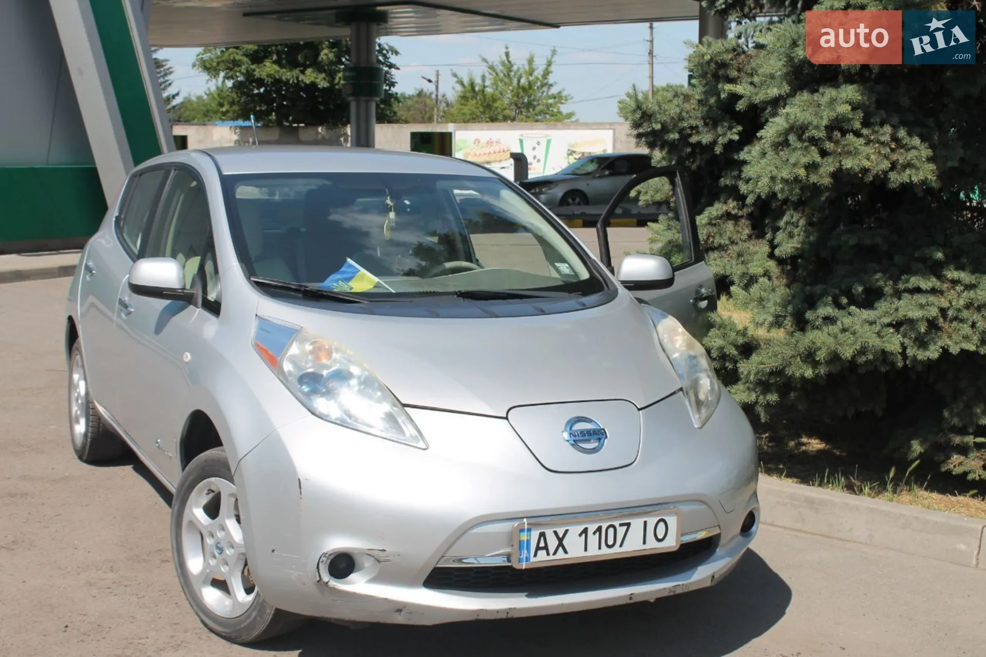 Nissan Leaf, 2011