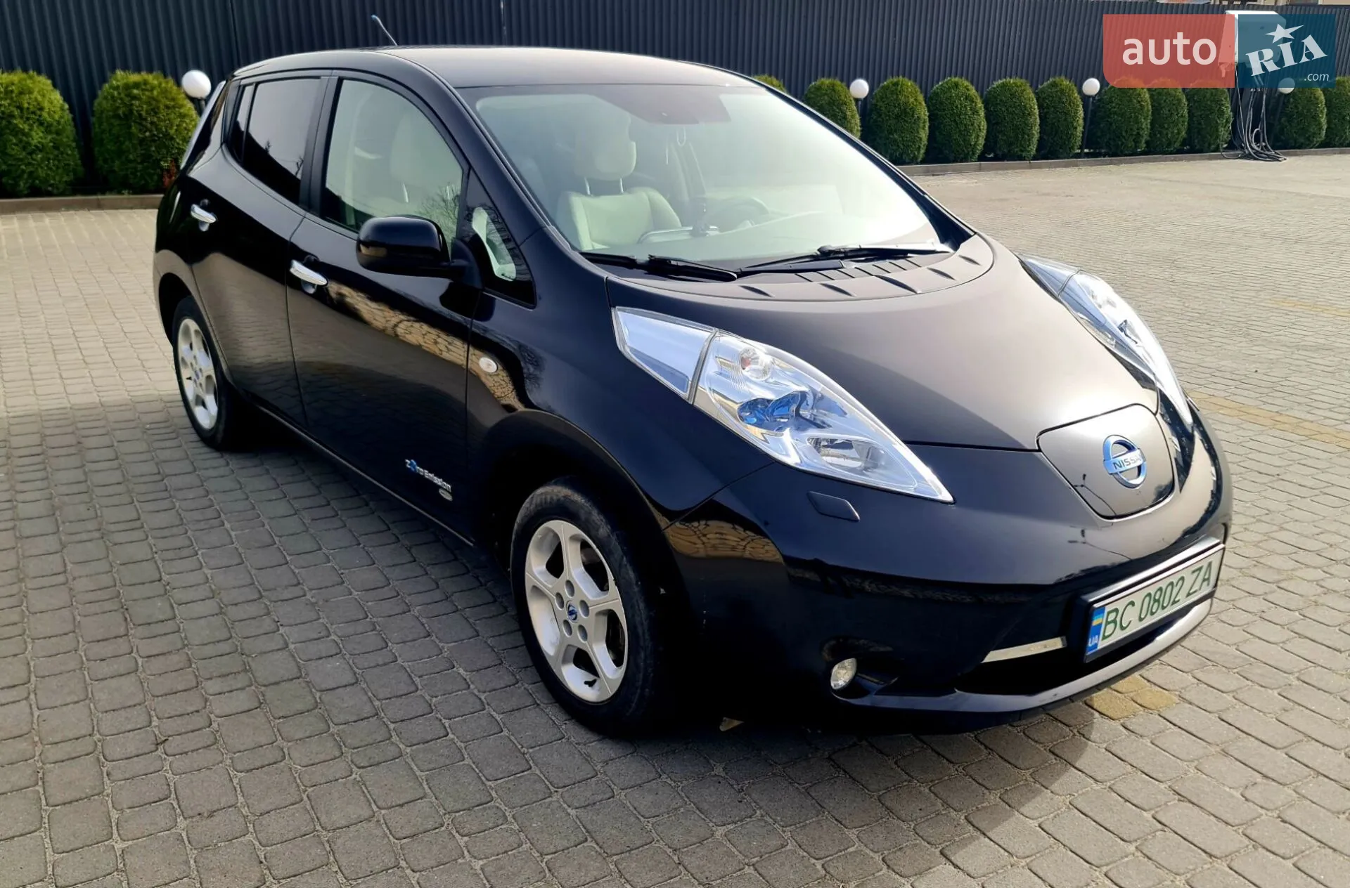 Nissan Leaf, 2011