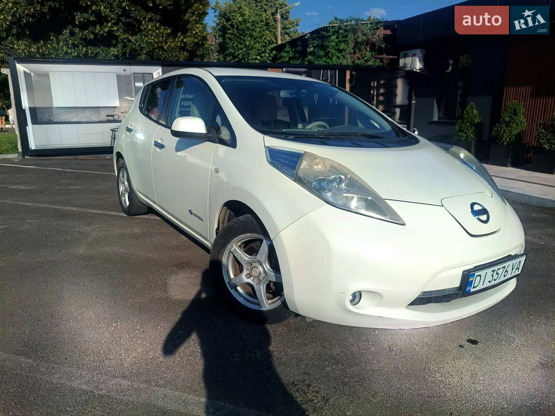 Nissan Leaf, 2011