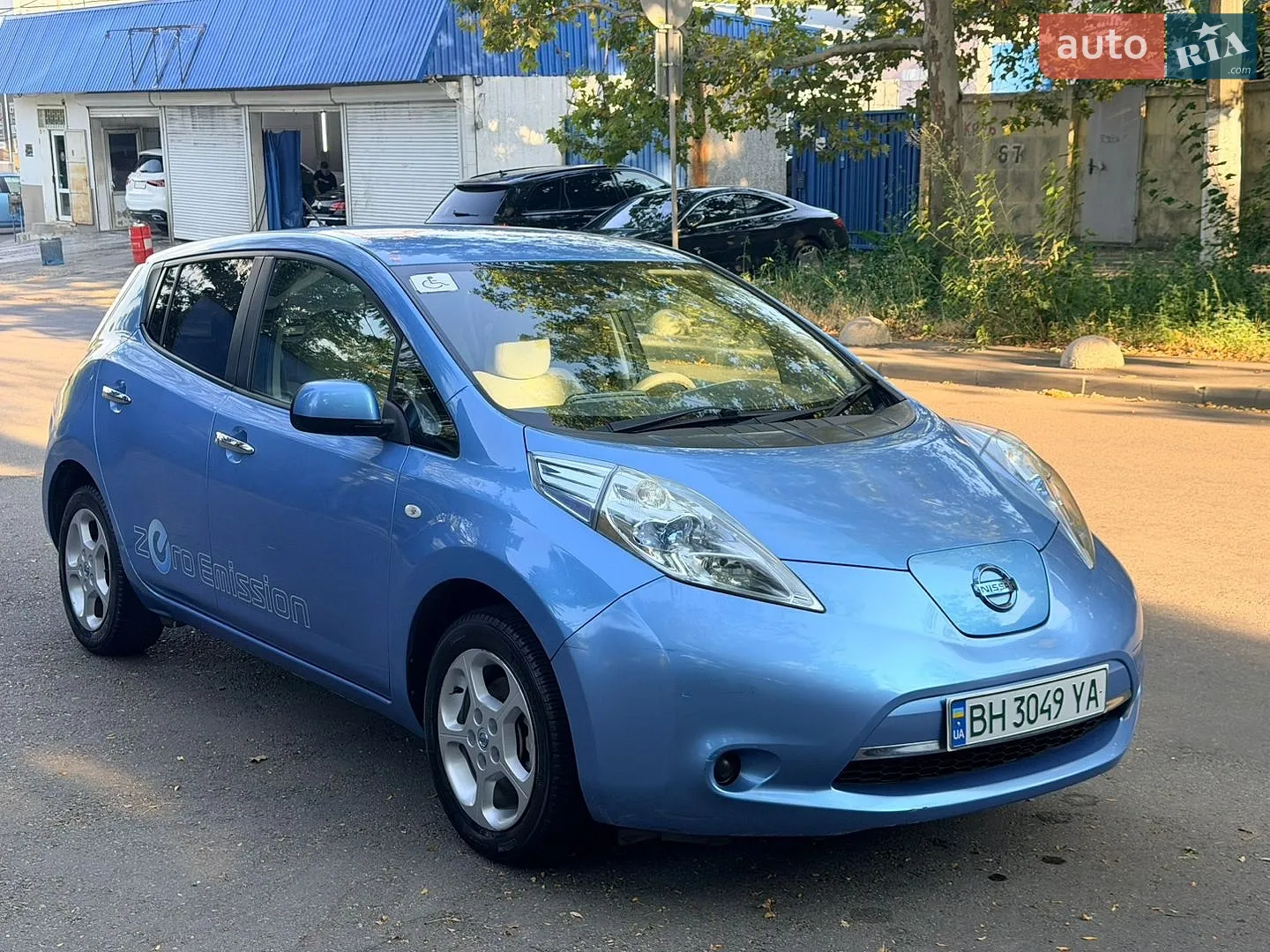 Nissan Leaf, 2011