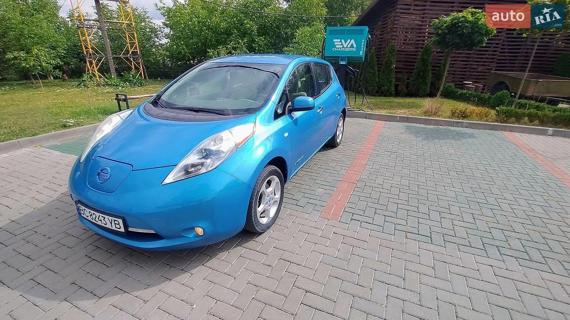Nissan Leaf, 2011