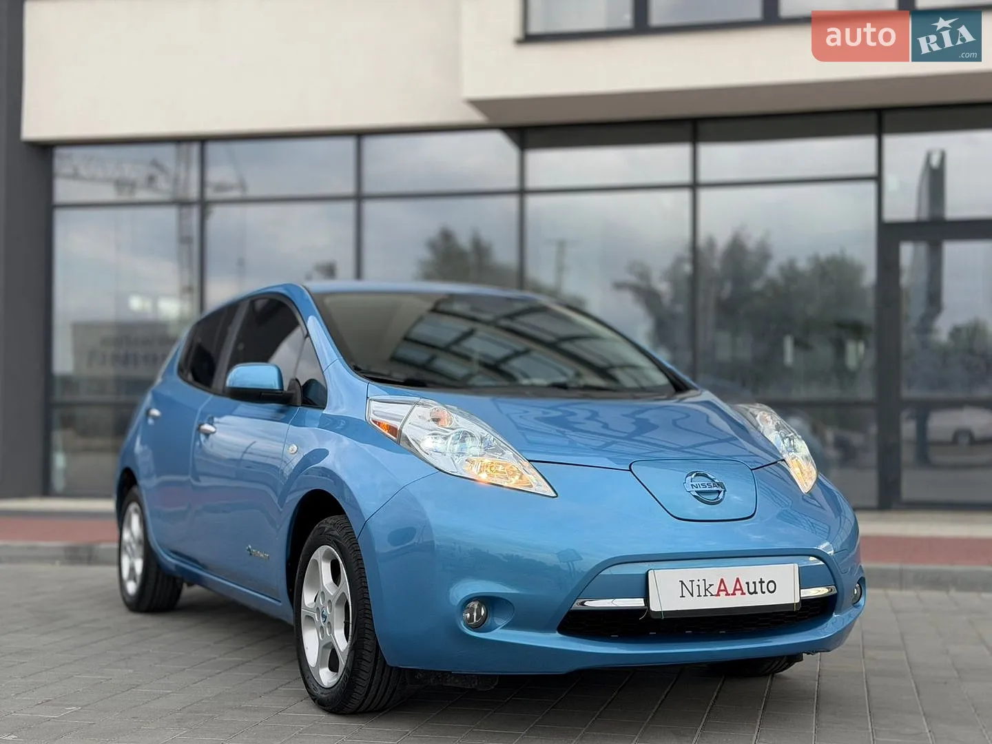 Nissan Leaf, 2011