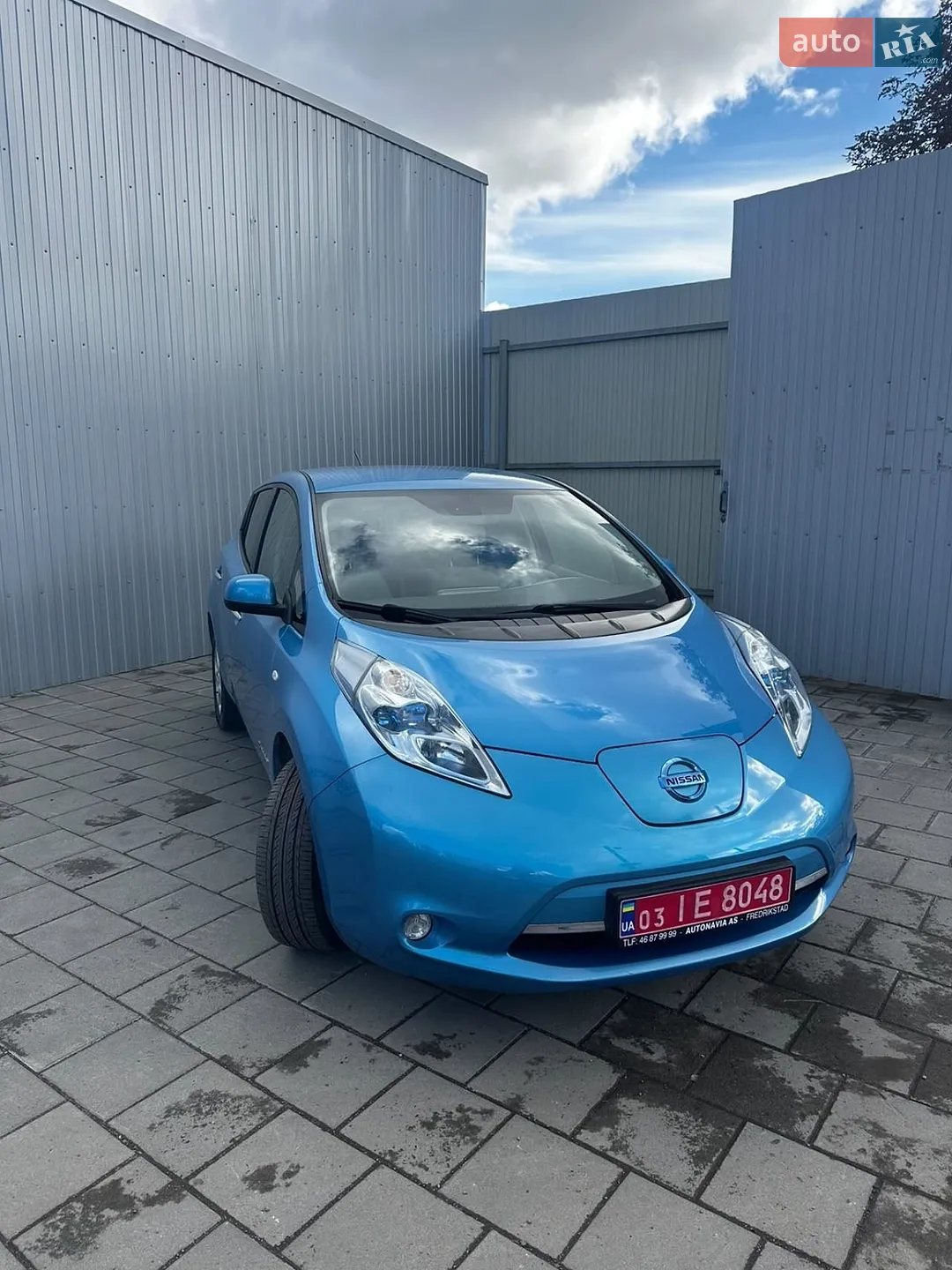 Nissan Leaf, 2011