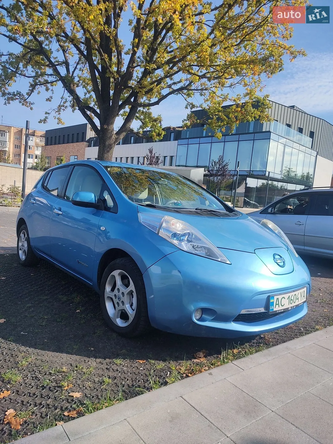 Nissan Leaf, 2011