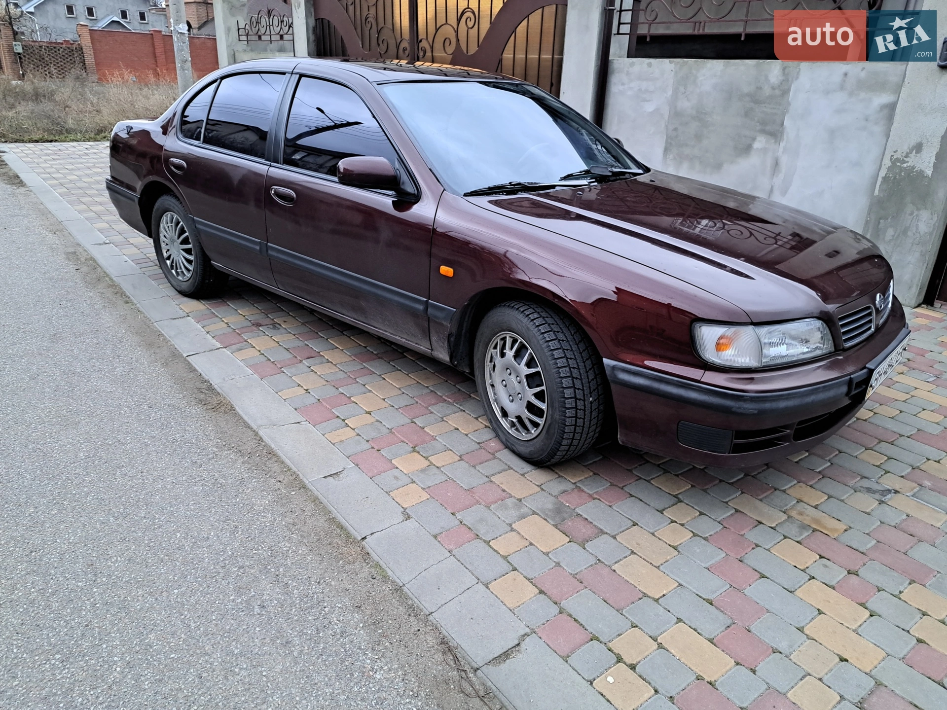 Nissan Maxima, 1998