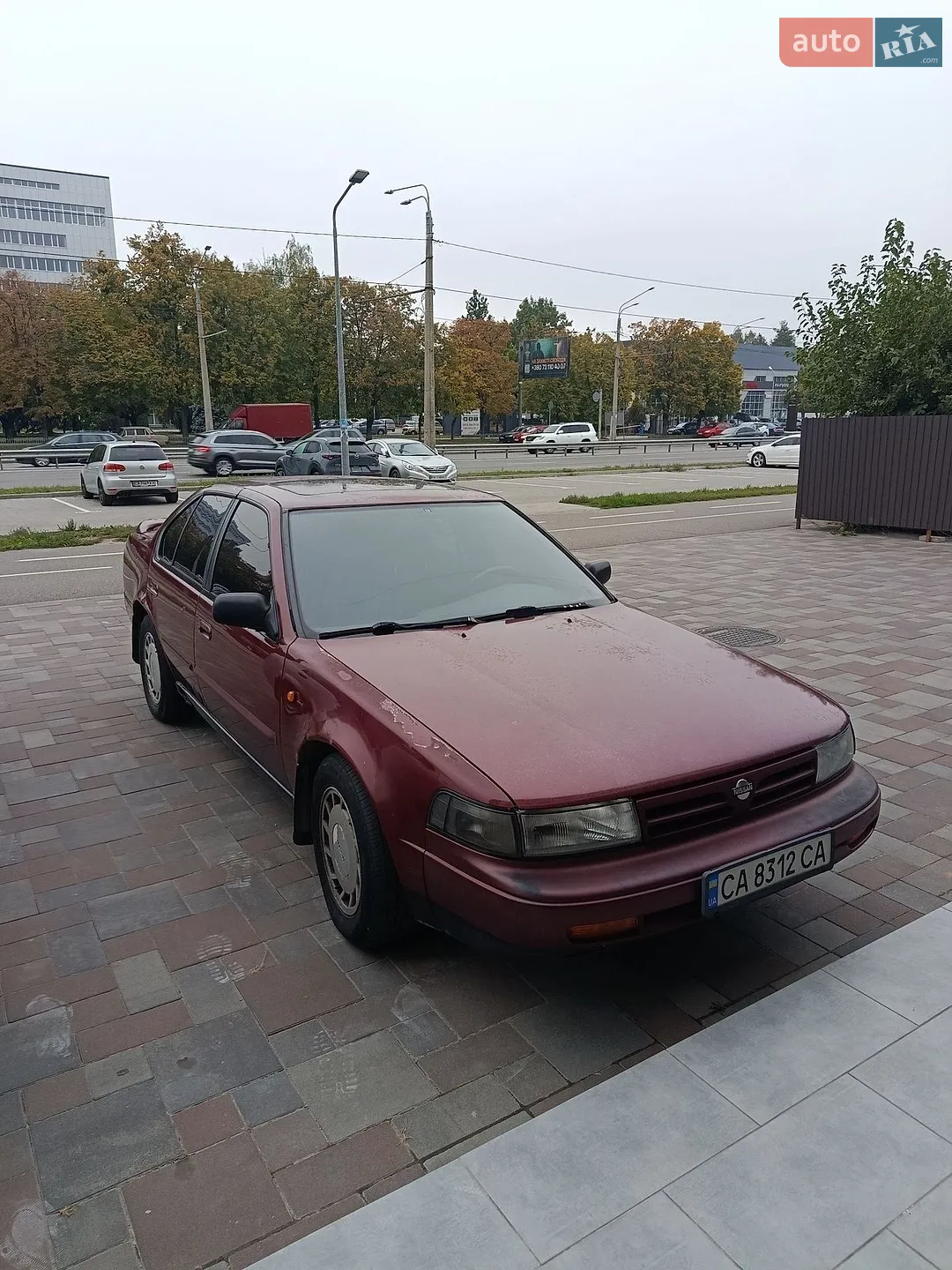 Nissan Maxima, 1989