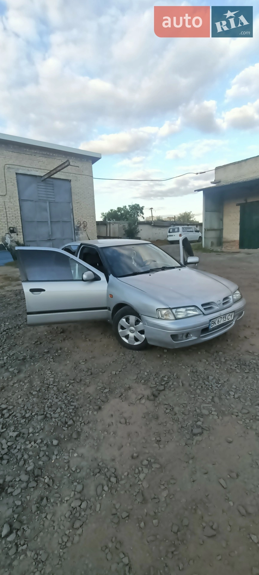 Nissan Primera, 1998