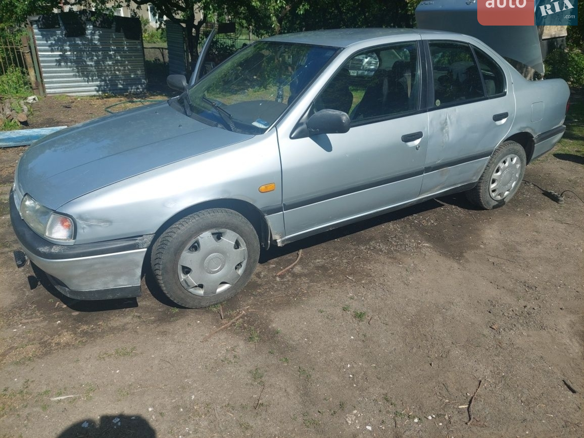 Nissan Primera, 1992
