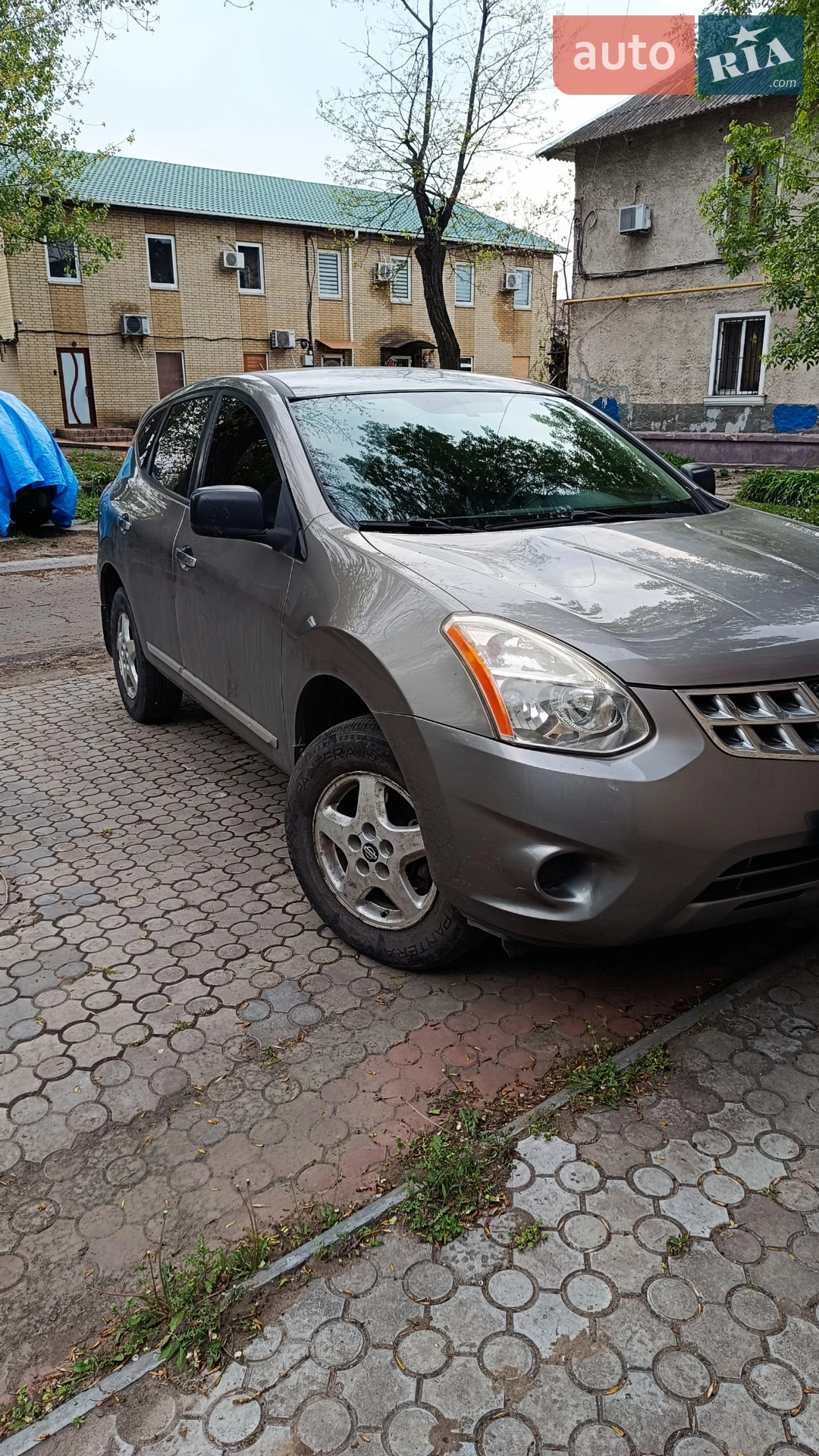 Nissan Rogue, 2011