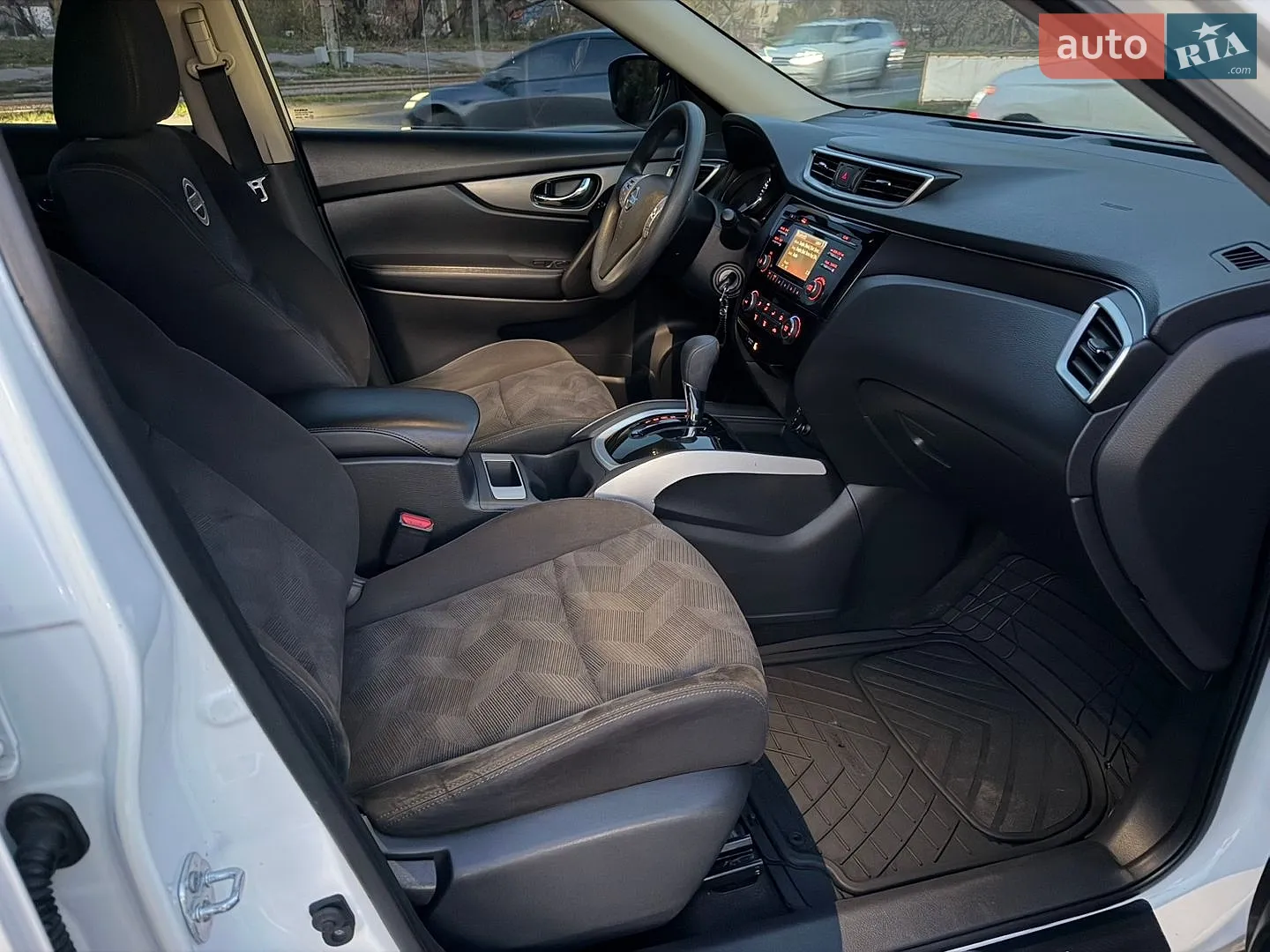 Nissan Rogue, 2015