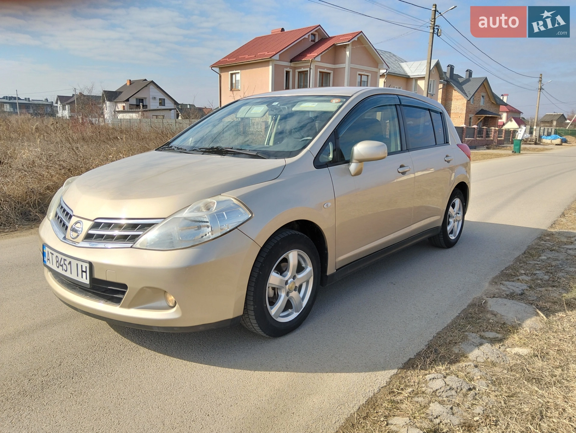 Nissan TIIDA, 2012