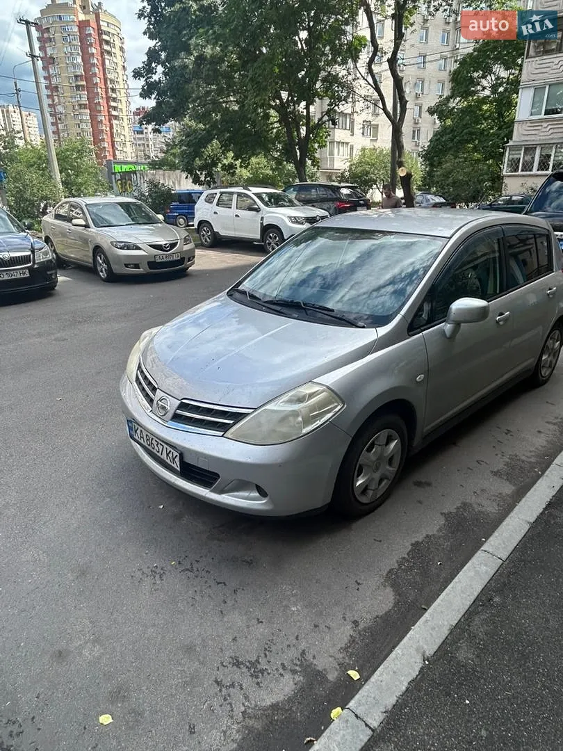 Nissan TIIDA, 2011
