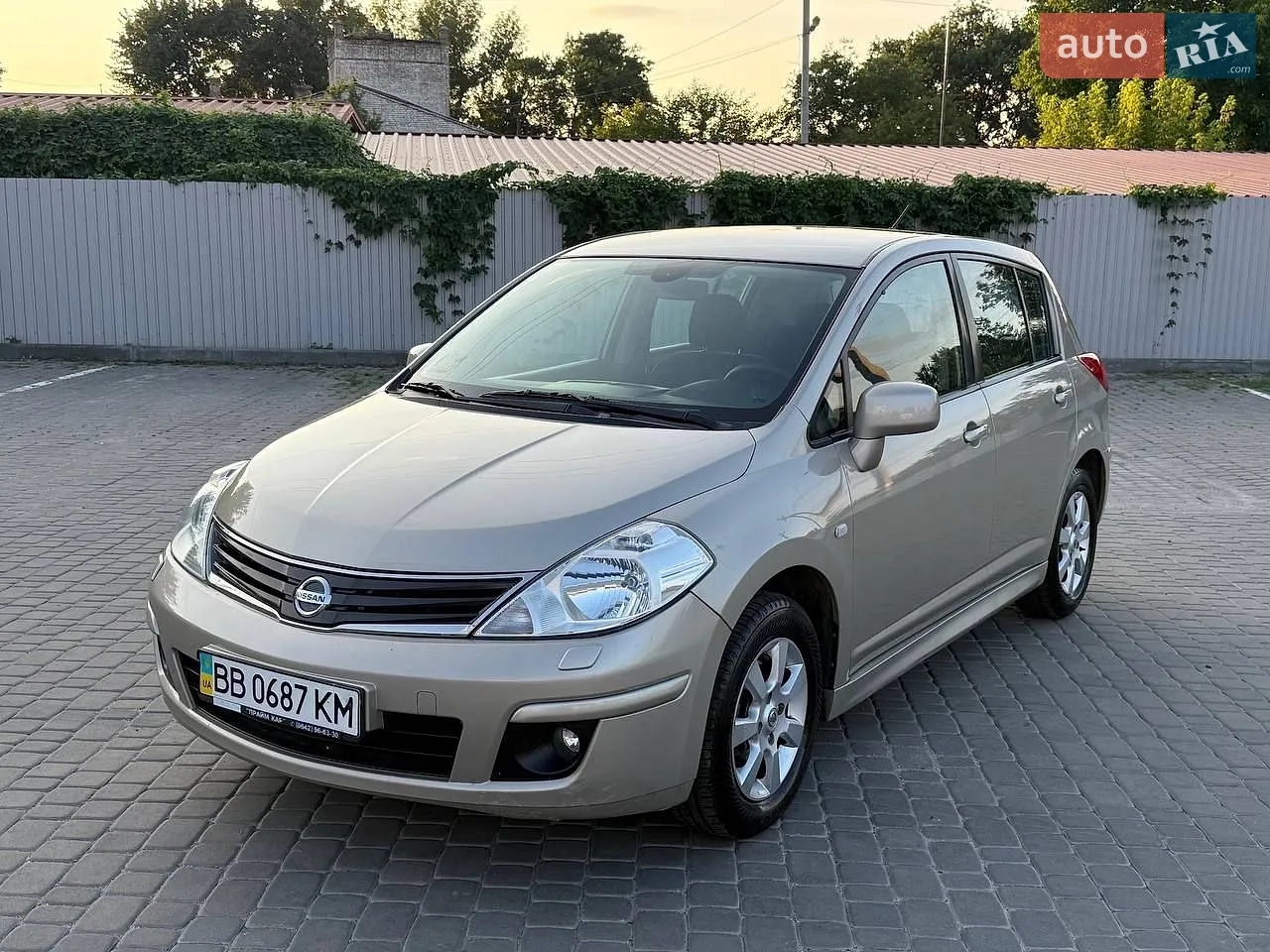 Nissan TIIDA, 2012