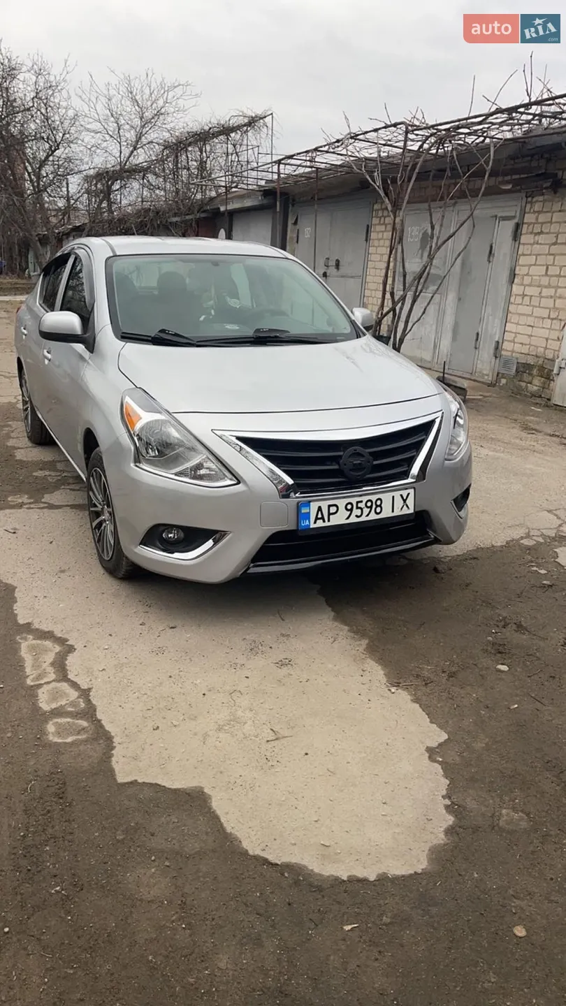 Nissan Versa, 2012