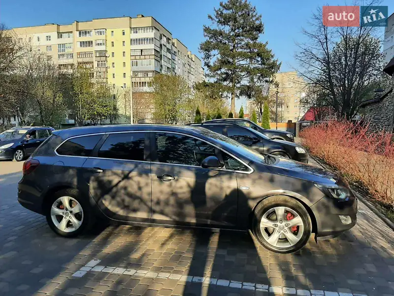 Opel Astra, 2012
