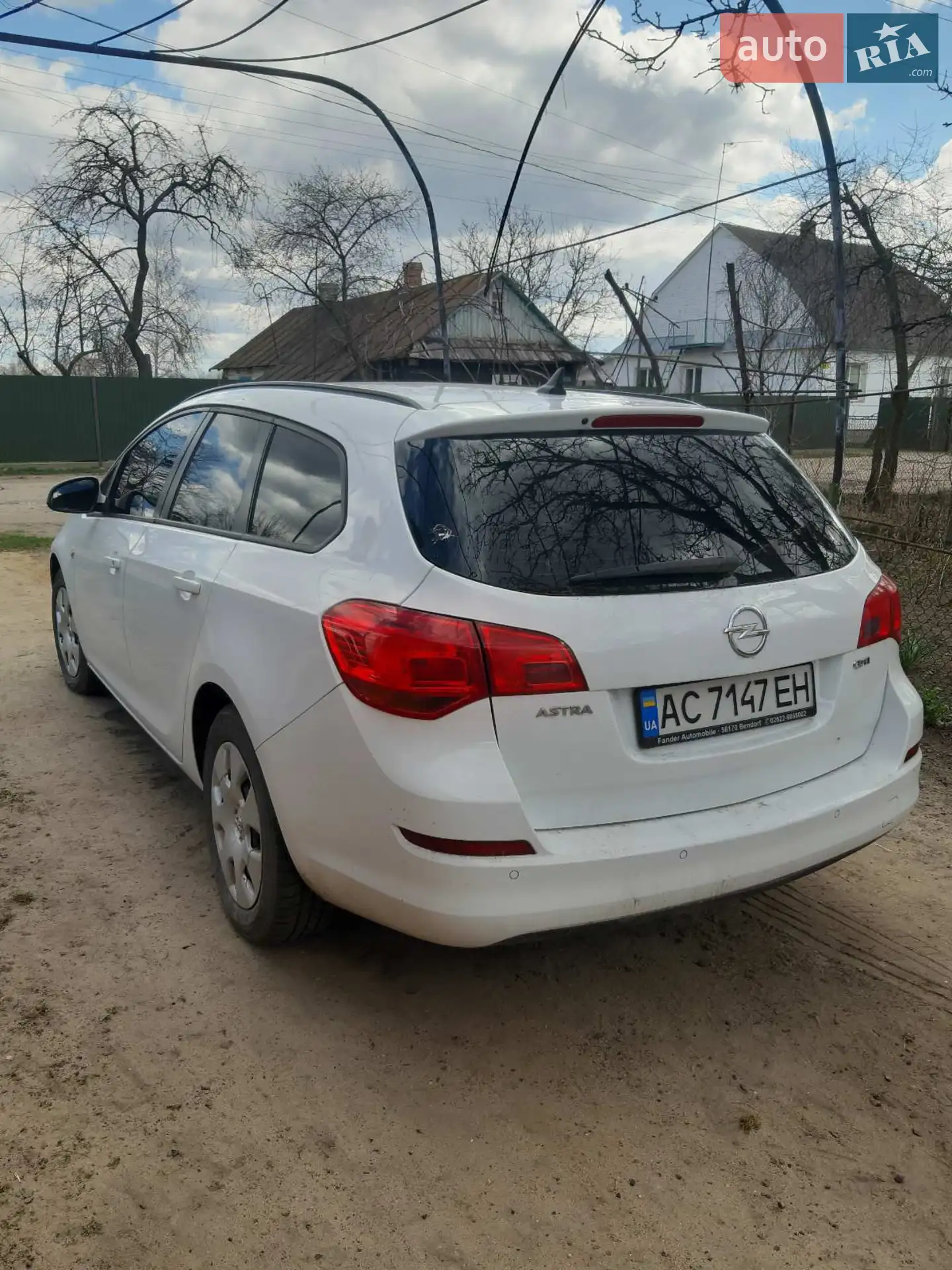 Opel Astra, 2011