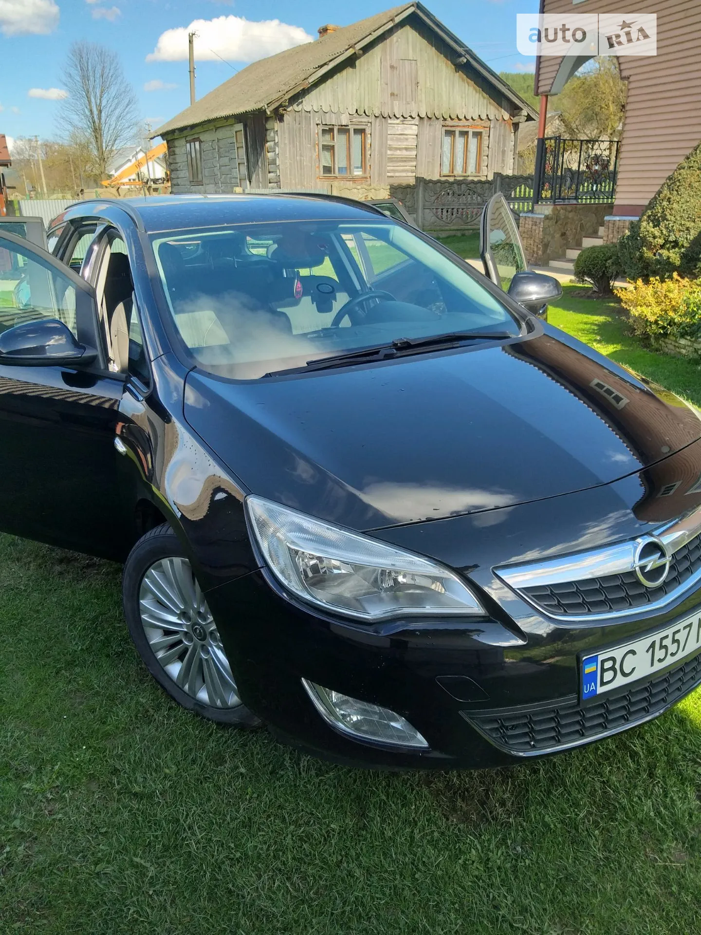Opel Astra, 2011
