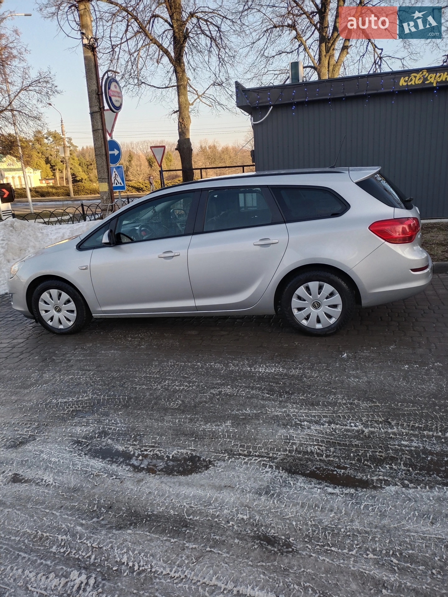 Opel Astra, 2011