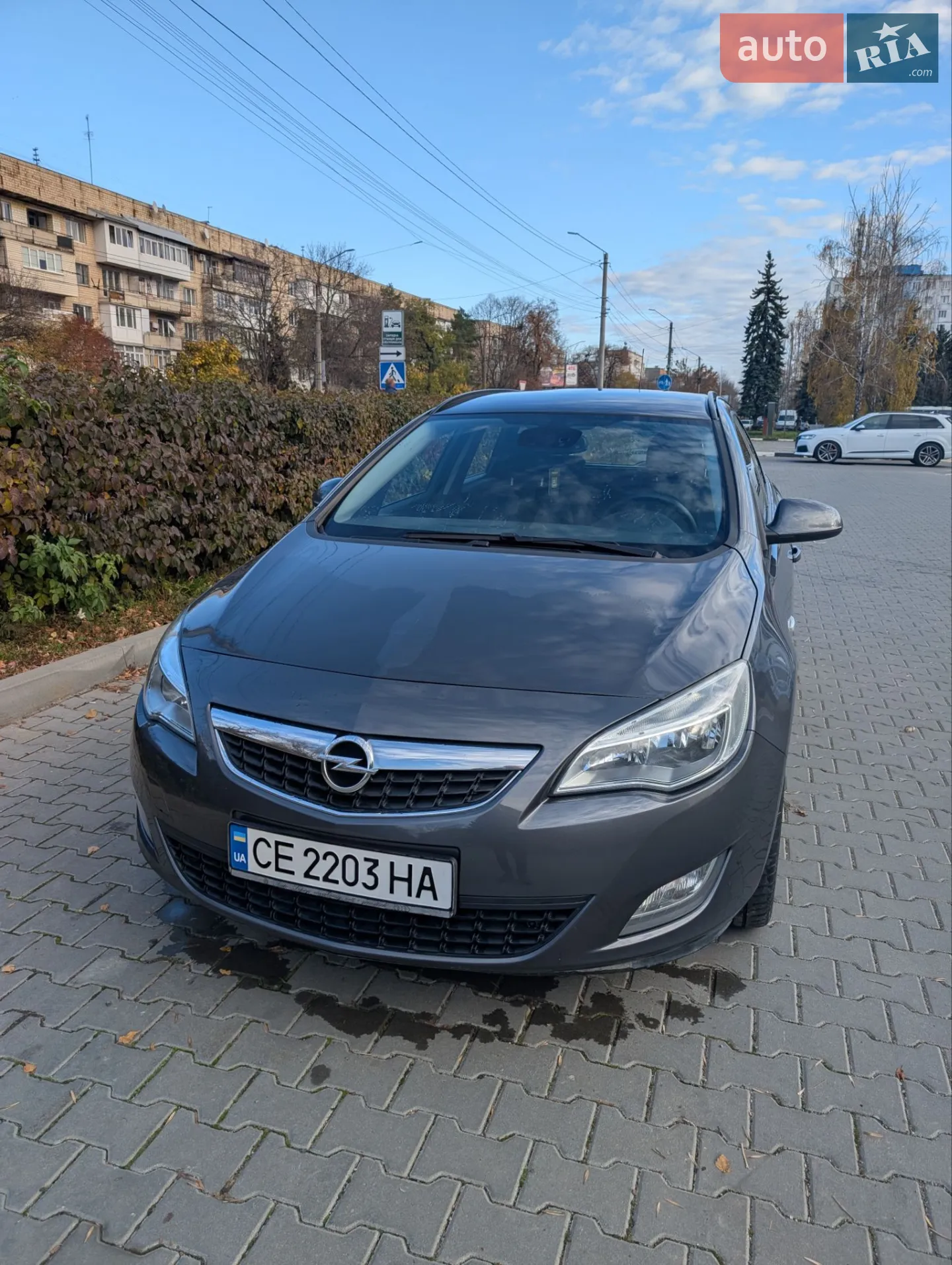 Opel Astra, 2011
