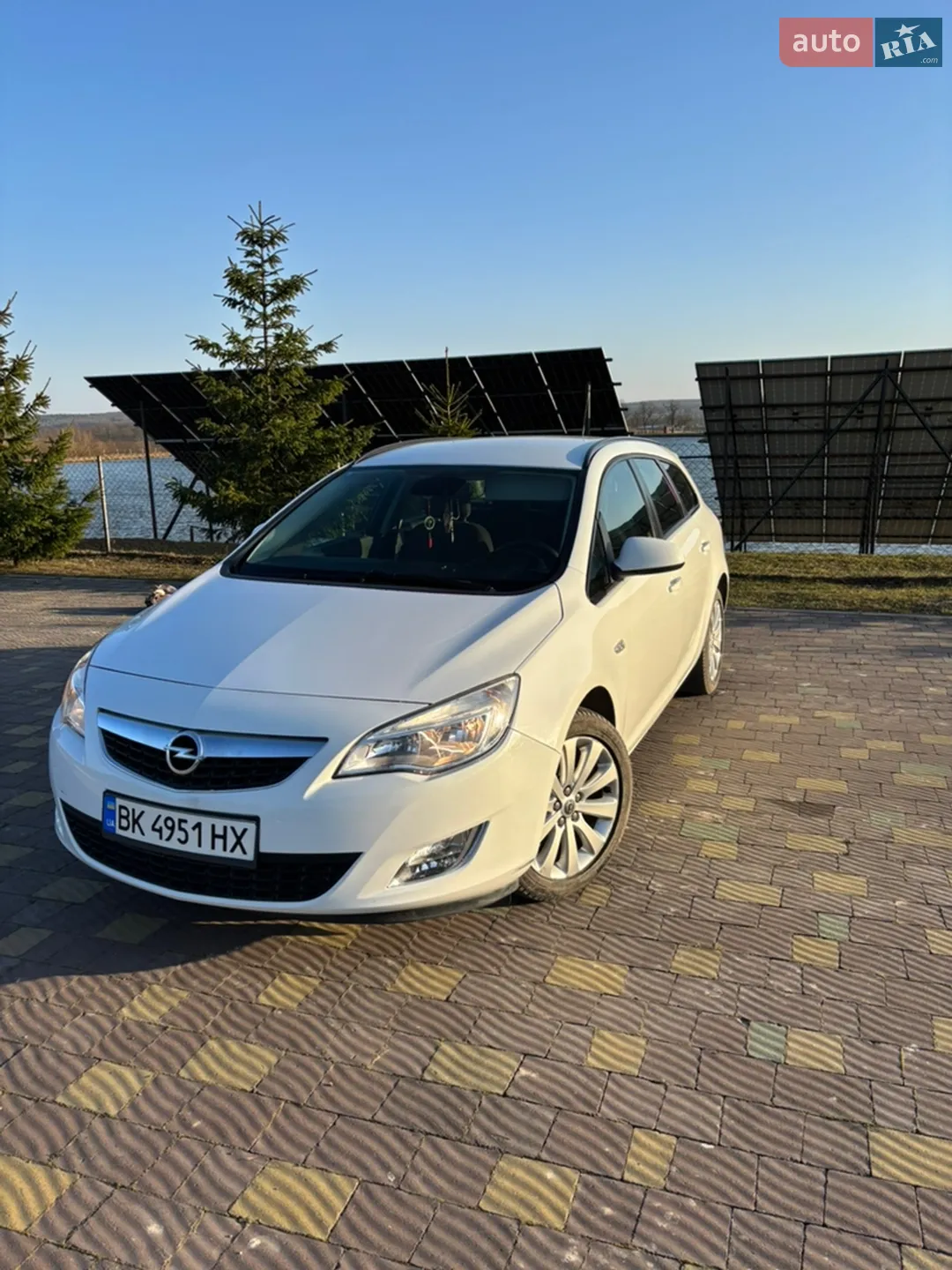 Opel Astra, 2011