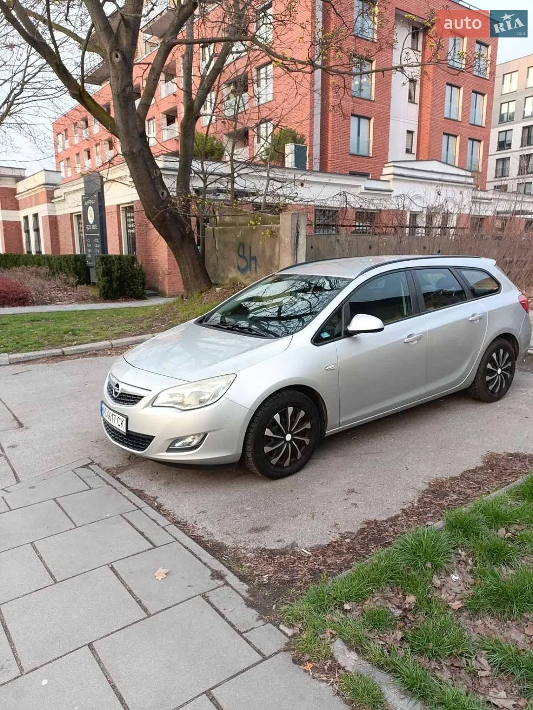 Opel Astra, 2011