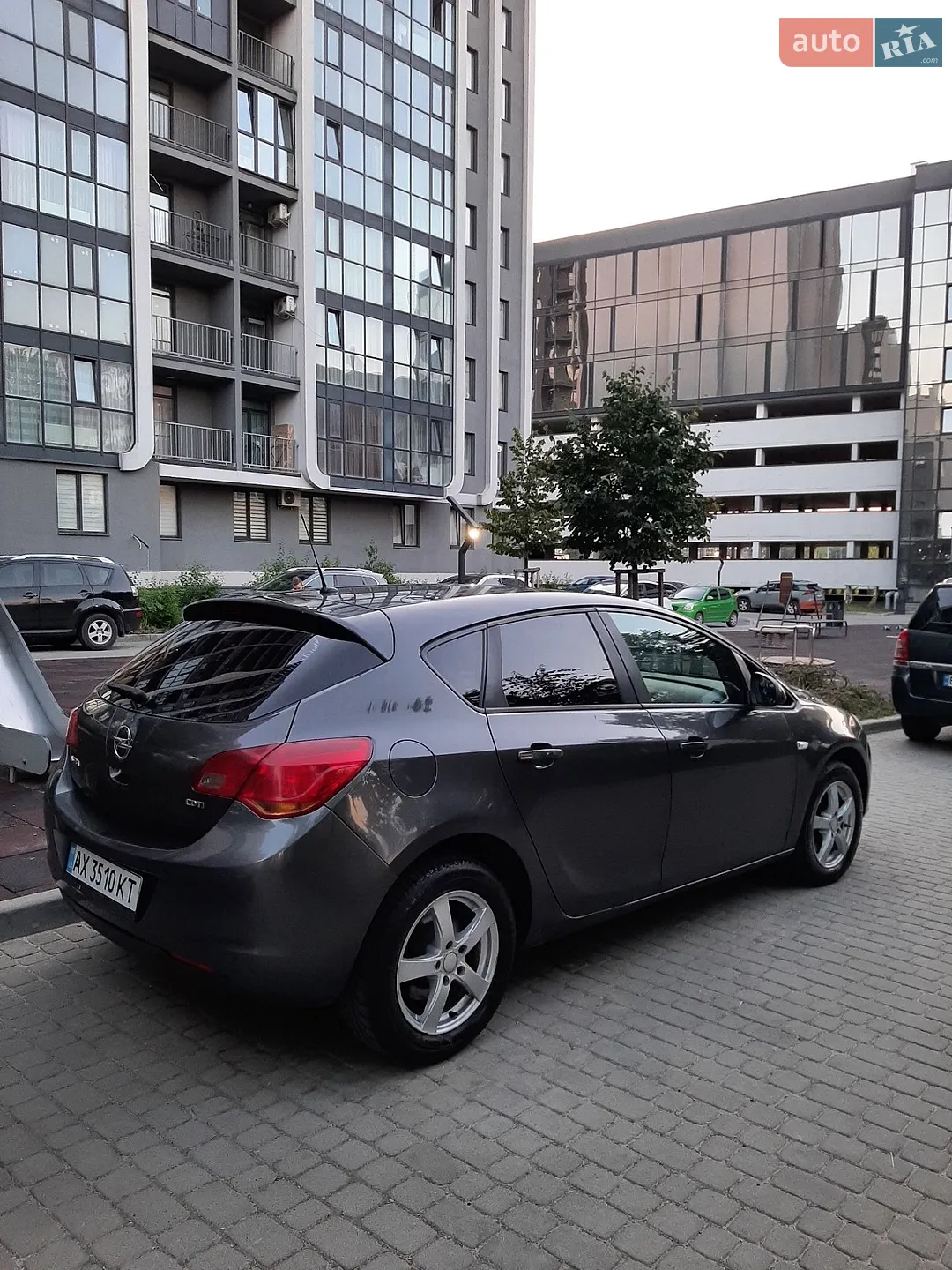 Opel Astra, 2011