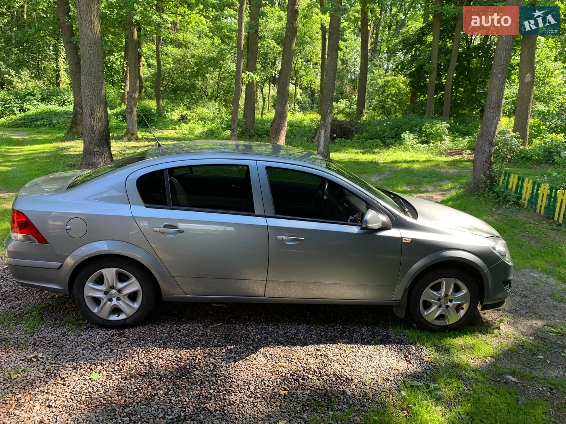 Opel Astra, 2011