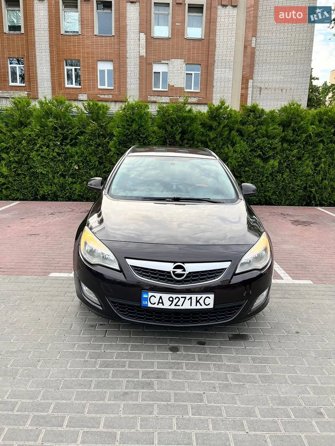 Opel Astra, 2011