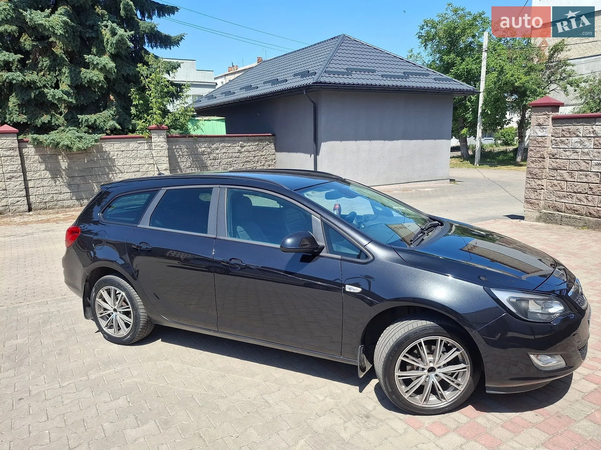 Opel Astra, 2011