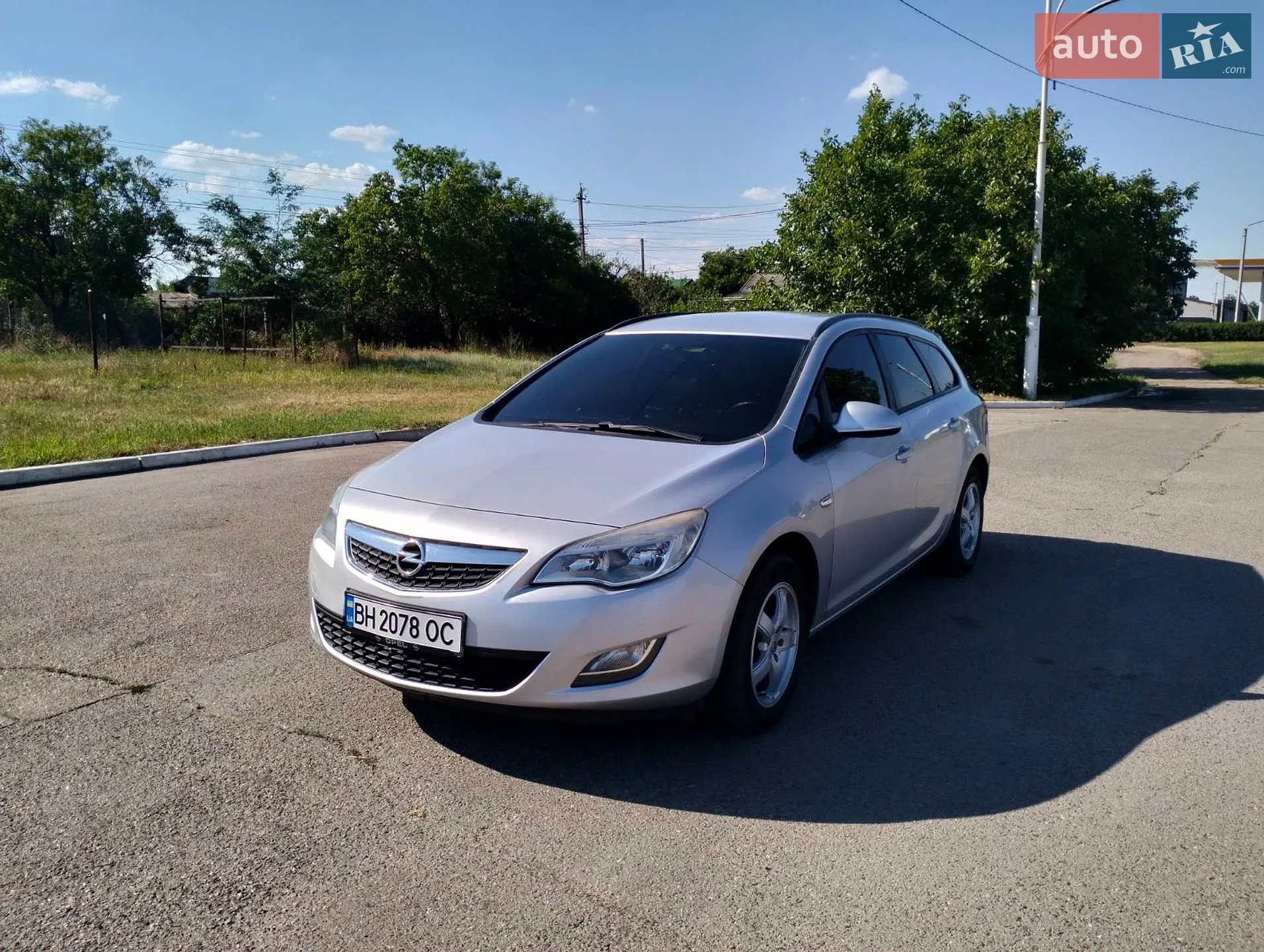Opel Astra, 2011