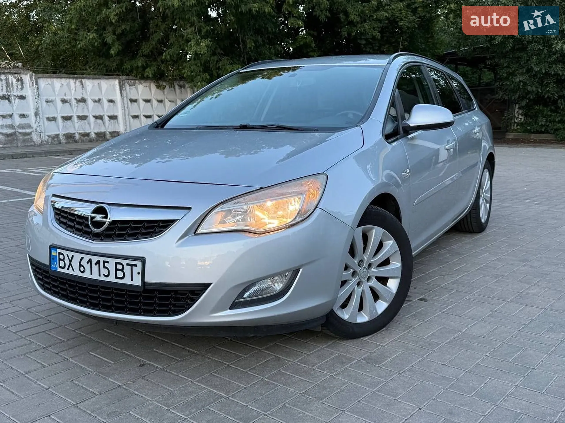 Opel Astra, 2011