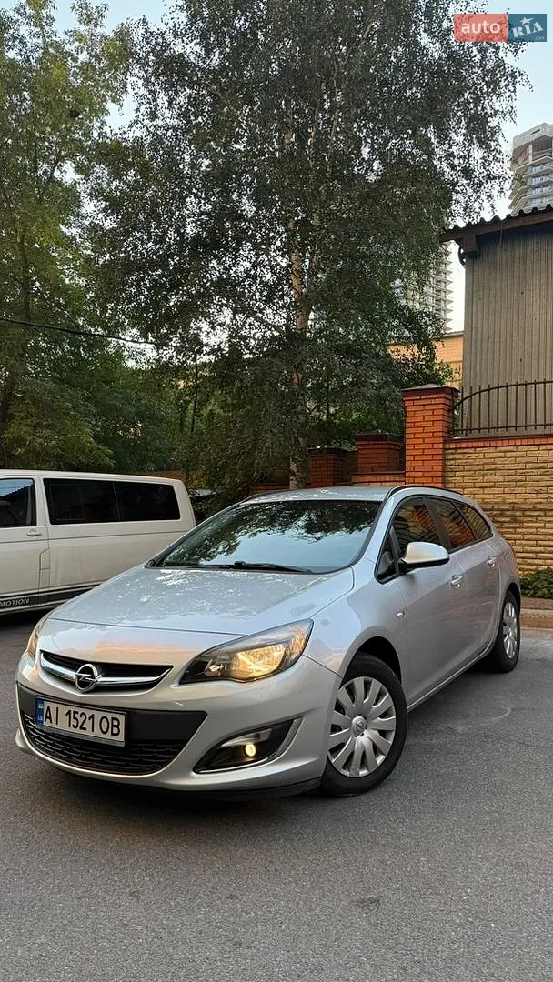 Opel Astra, 2012