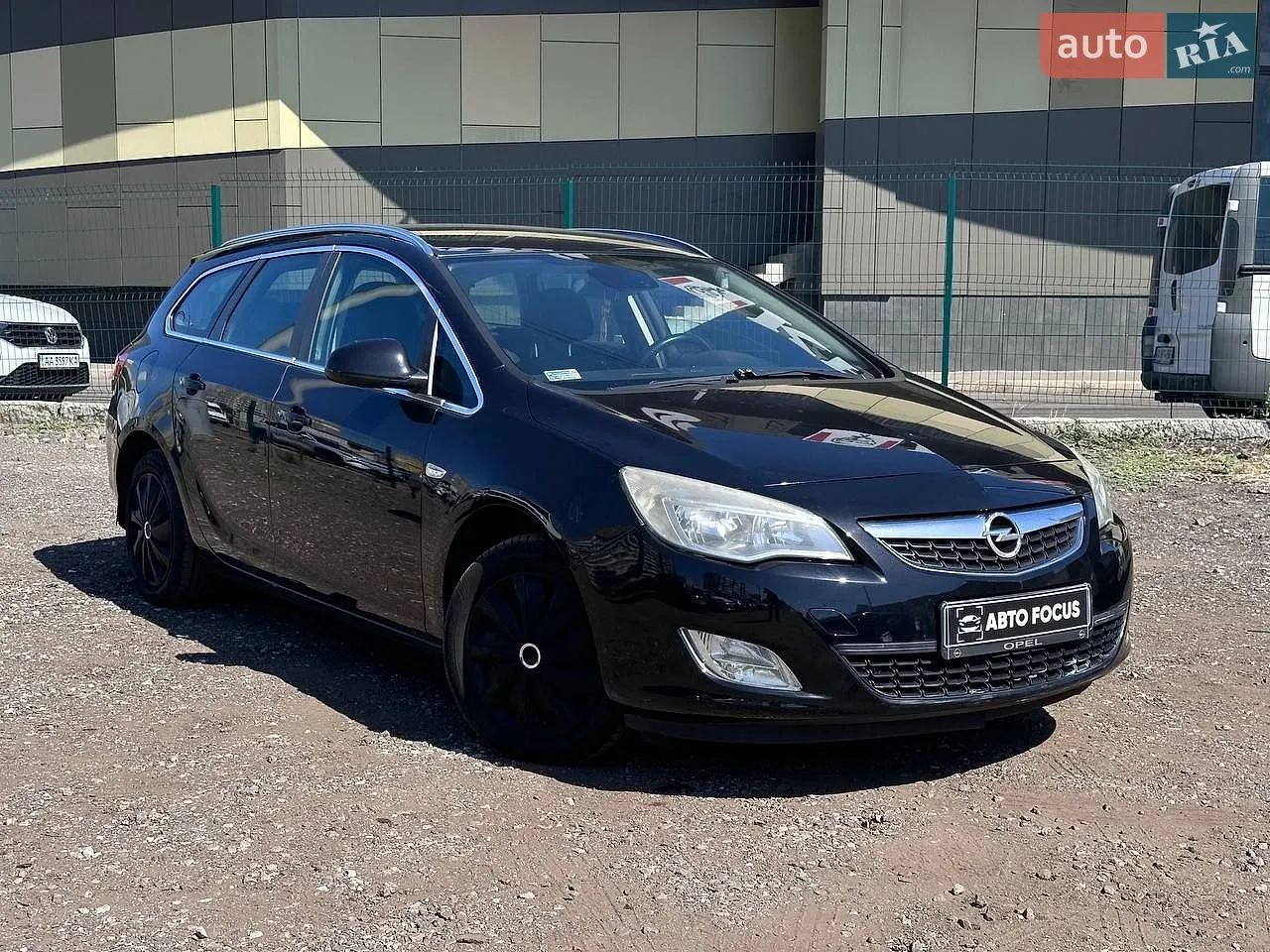 Opel Astra, 2011