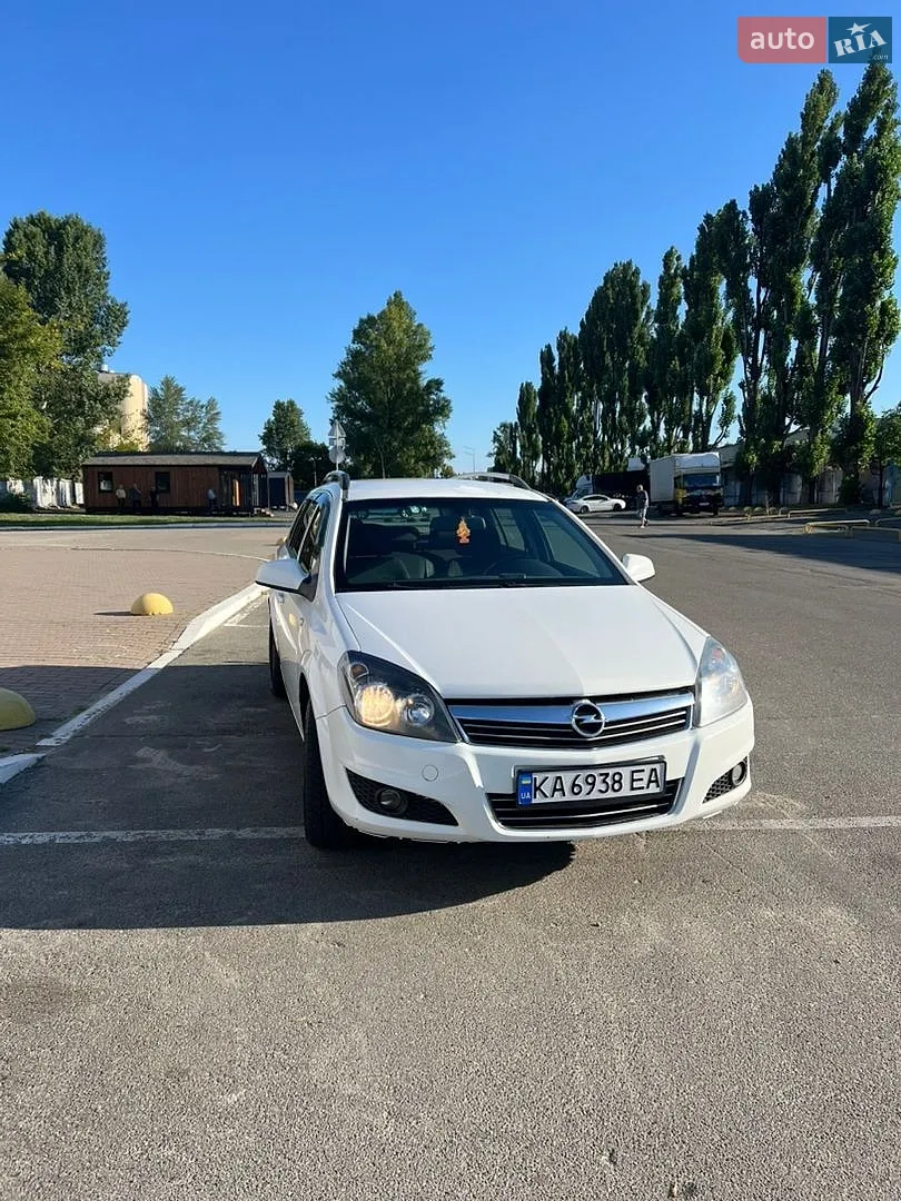 Opel Astra, 2012