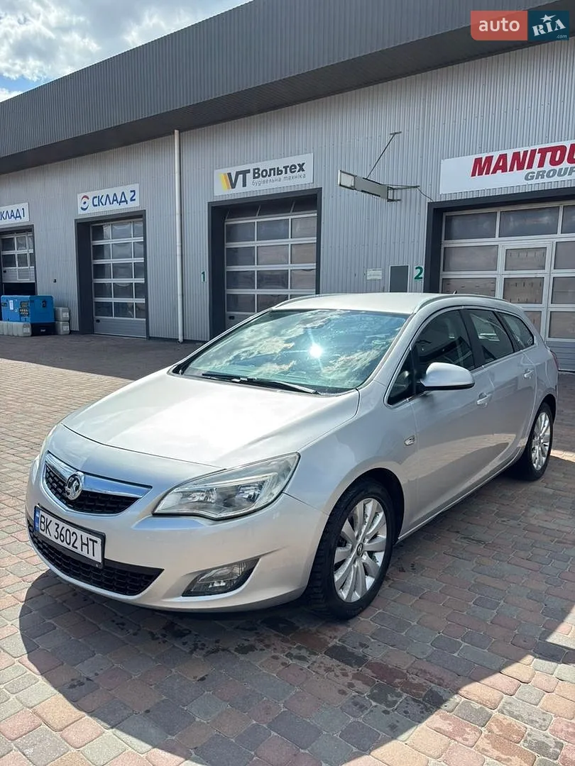 Opel Astra, 2012
