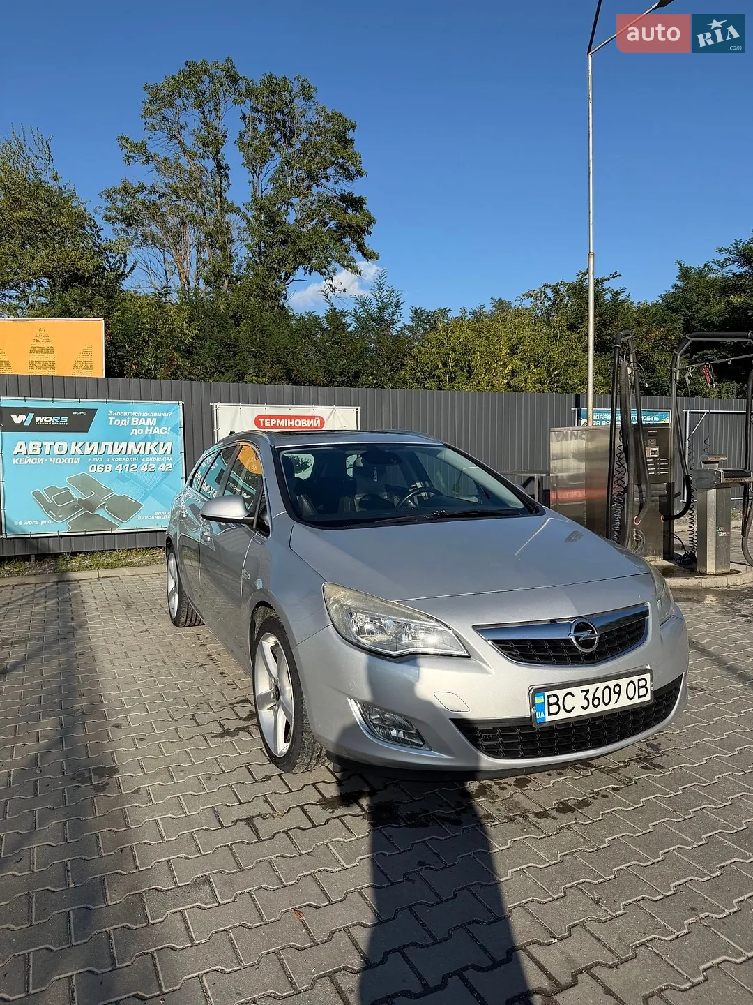 Opel Astra, 2011