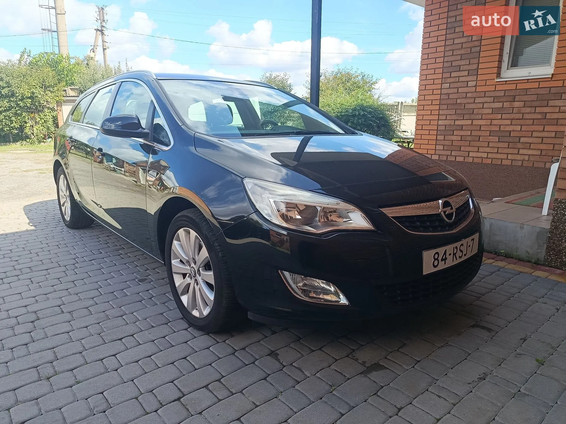 Opel Astra, 2011